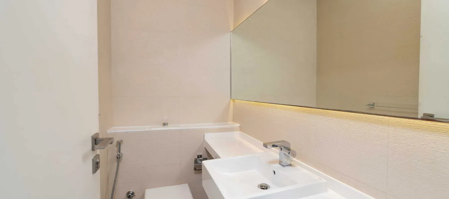 West Avenue Tower, Dubai Marina, Dubai - Exclusive Links