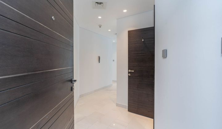 Prime Unit | Unfurnished | Sea View | Vacant - Exclusive Links