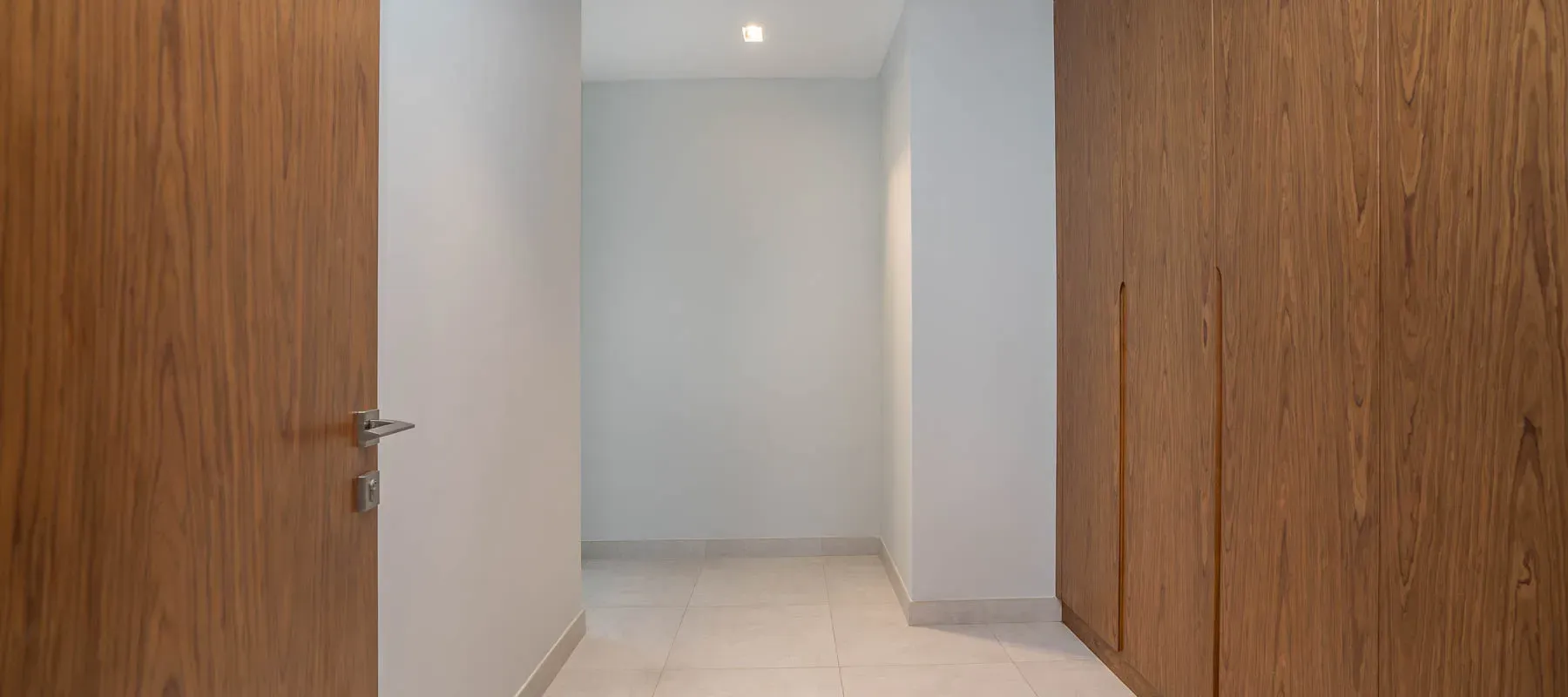 No.9, Dubai Marina, Dubai - Exclusive Links