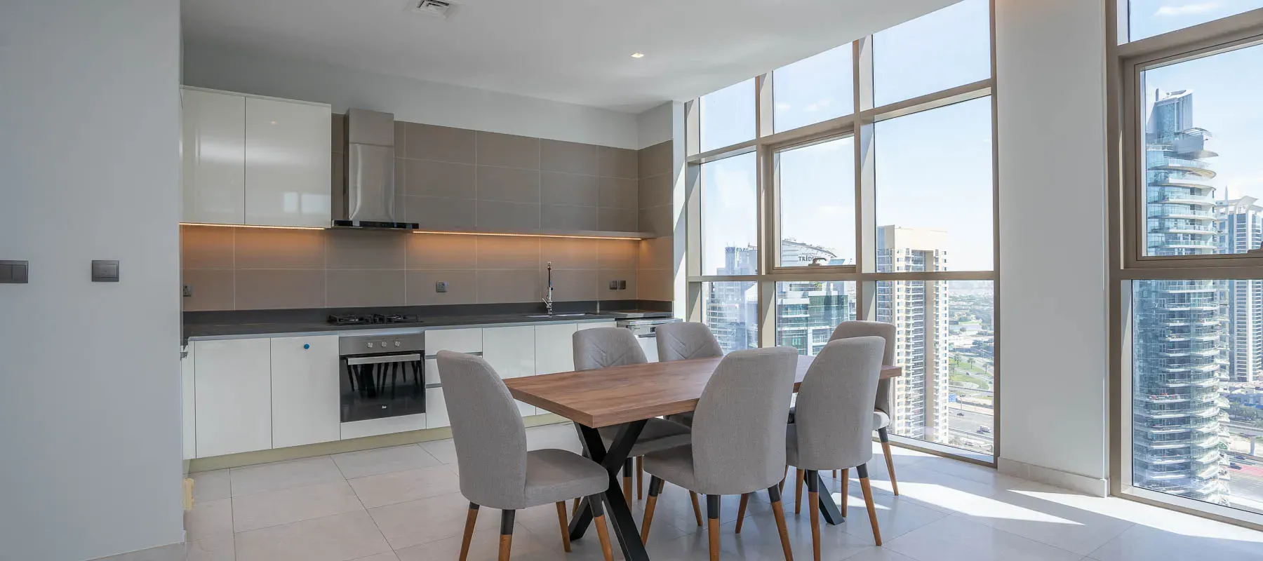 No.9, Dubai Marina, Dubai - Exclusive Links