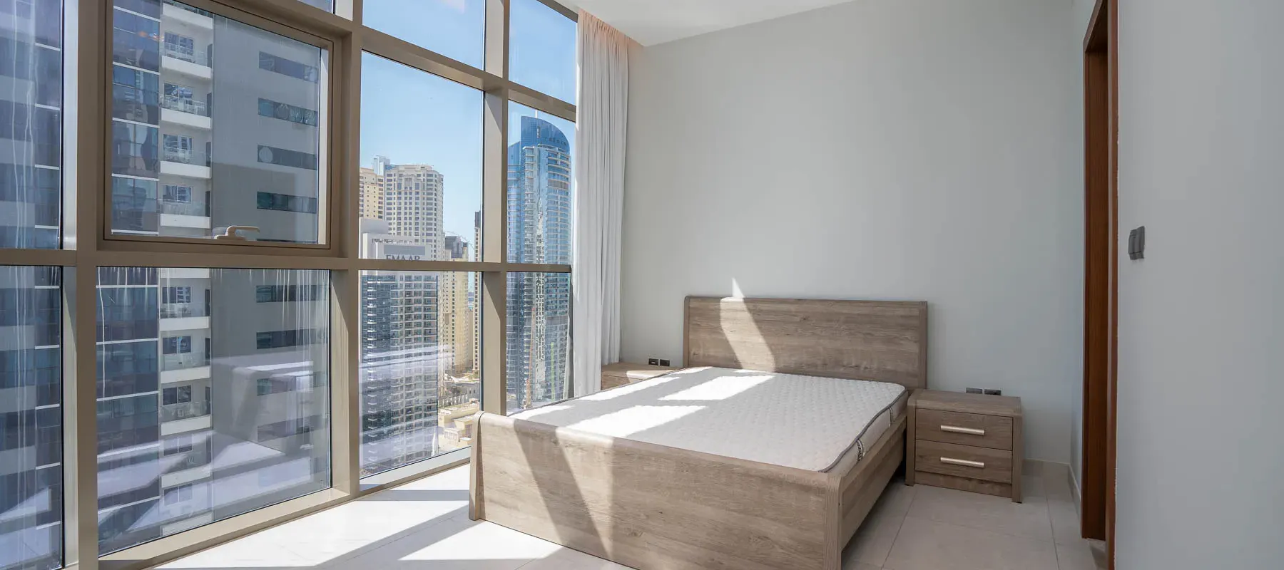 No.9, Dubai Marina, Dubai - Exclusive Links