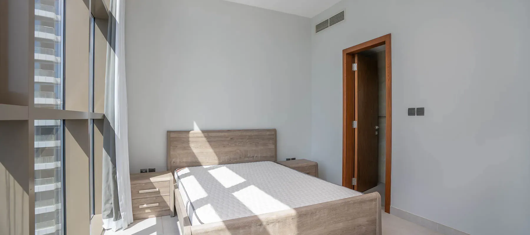 No.9, Dubai Marina, Dubai - Exclusive Links