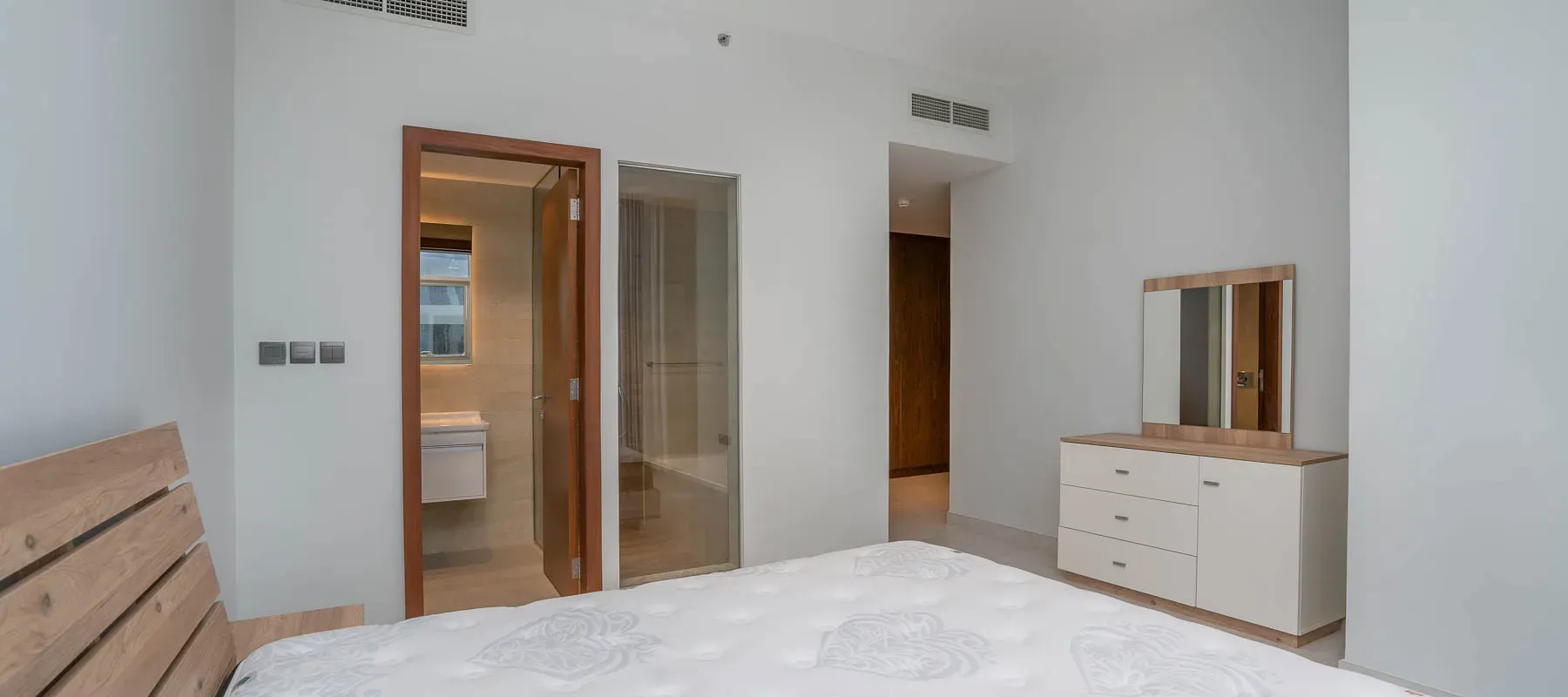 No.9, Dubai Marina, Dubai - Exclusive Links