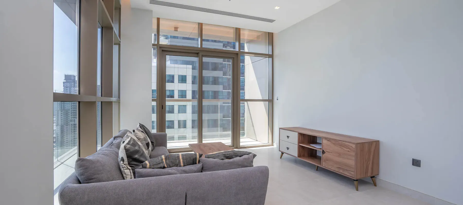 No.9, Dubai Marina, Dubai - Exclusive Links