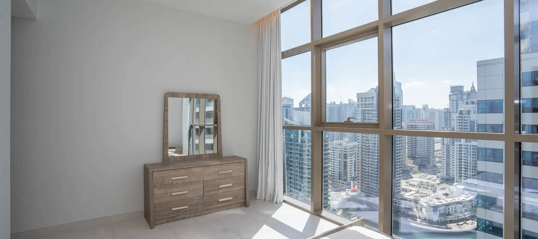 No.9, Dubai Marina, Dubai - Exclusive Links