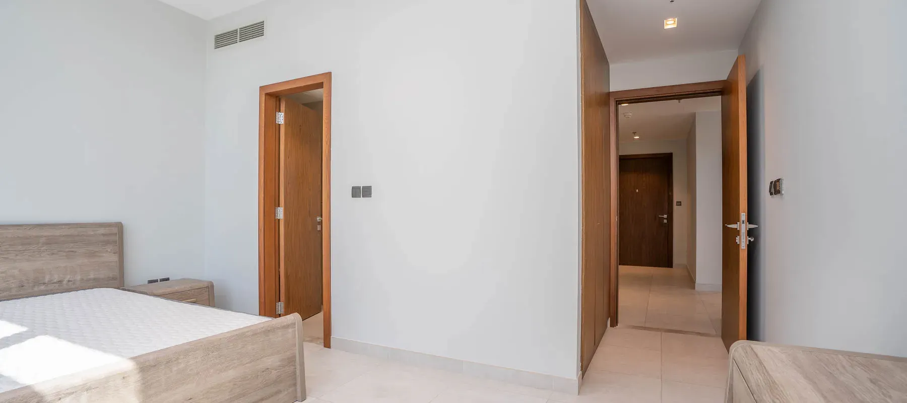 No.9, Dubai Marina, Dubai - Exclusive Links