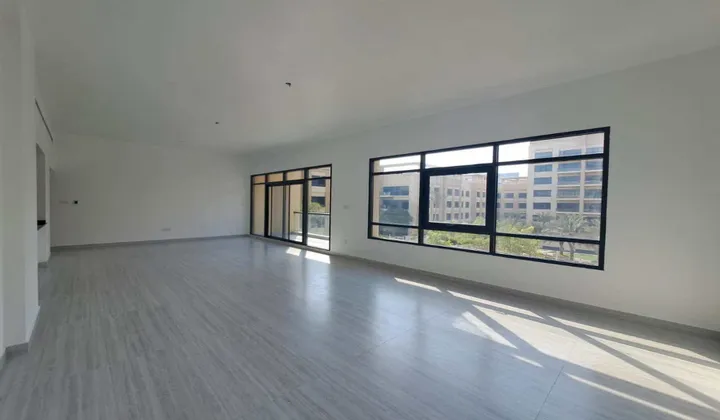 3 bedroom apartment To Let - Exclusive Links