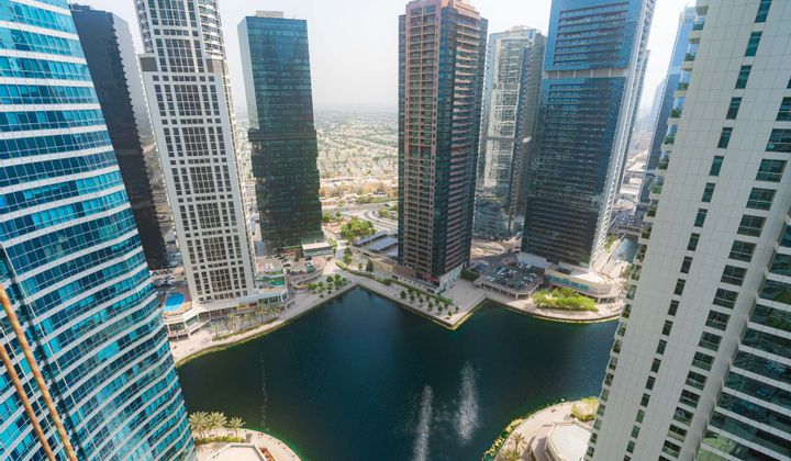 Prime Location | Furnished | High Floor - Exclusive Links