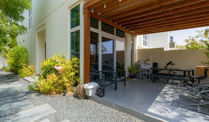 3 bedroom townhouse For Sale - Exclusive Links